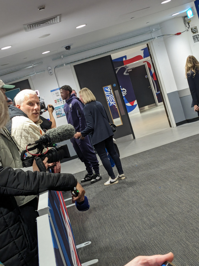 Kobbie Mainoo í viðtali eftir leikinn.