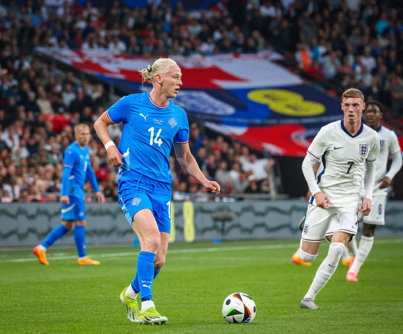 Kolbeinn Birgir Finnsson í leik gegn Englandi á Wembley.