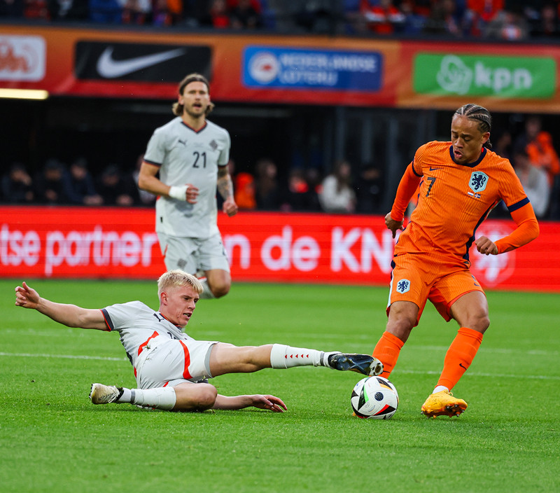 Xavi Simons kom Hollendingum yfir