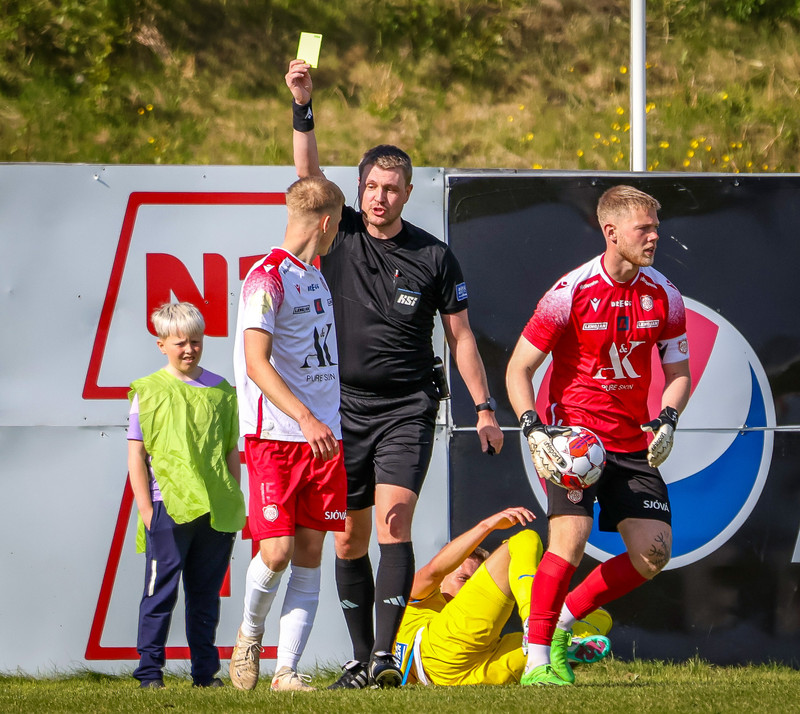 Myndaveisla: Fjölnir vann Þór í fyrsta grasheimaleiknum