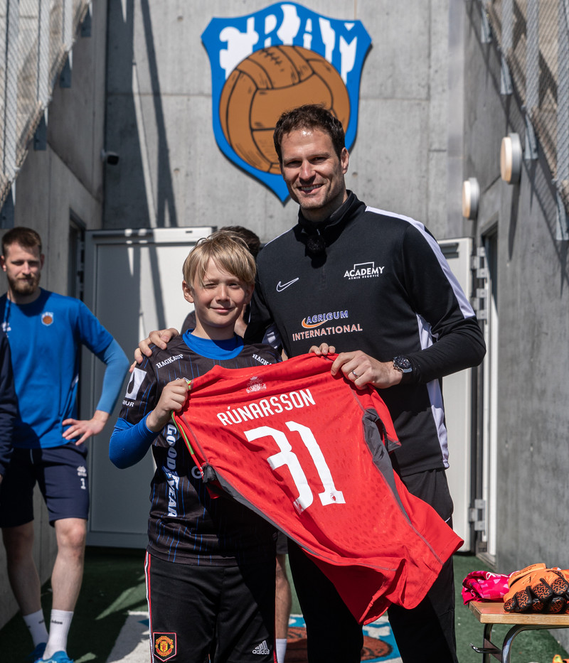 Begovic hefur verið með markvarðarskóla á Íslandi síðastliðin tvö ár.