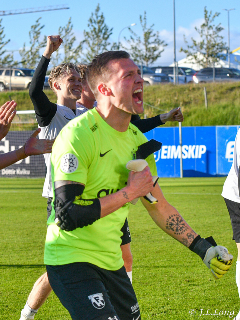 Myndaveisla: FH vann Breiðablik á grasinu