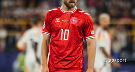 Eriksen fór aftur í hjartastopp