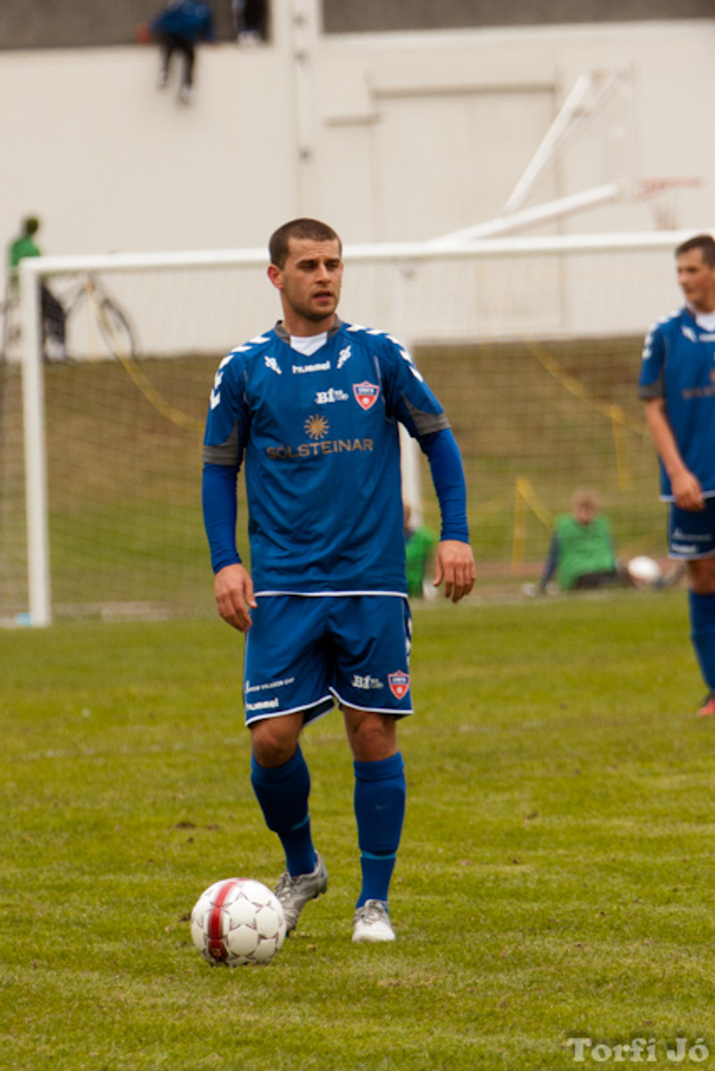 Colin Marshall í leik með BÍ/Bolungarvík árið 2011. Hann var seldur frá félaginu eftir að hann kýldi bróður formannsins.