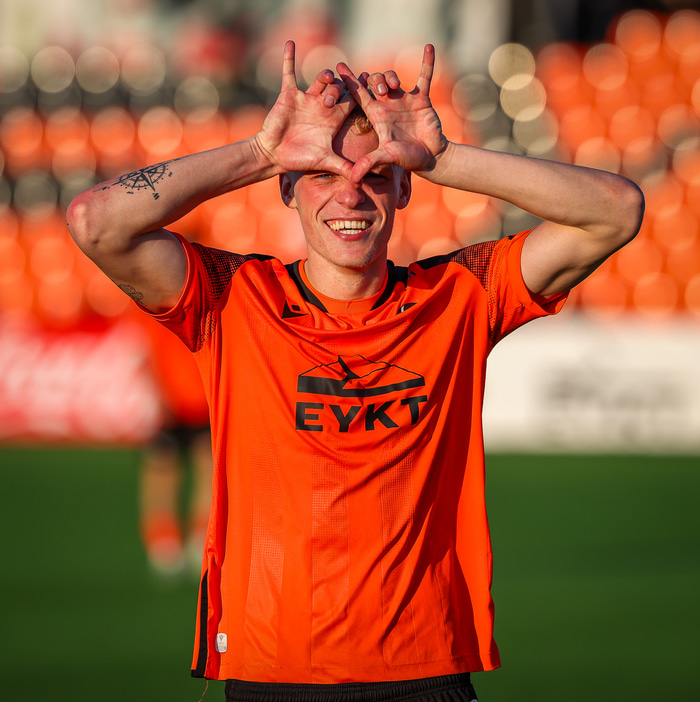 Sigurbergur Áki Jörundsson með merkið dularfulla.