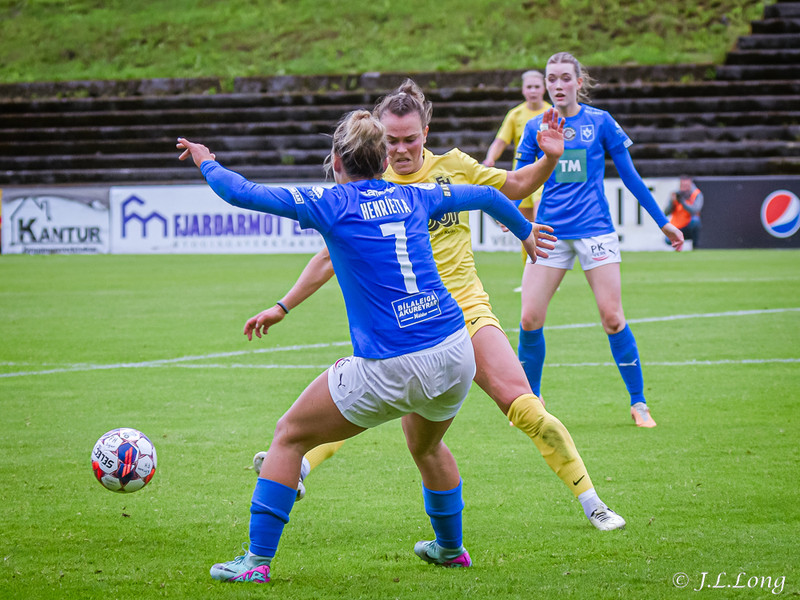 Myndaveisla: Stjarnan vann gulklædda FH-inga