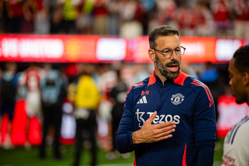 Ruud van Nistelrooy stýrir United til bráðabirgða og er líklegastur til að taka við.