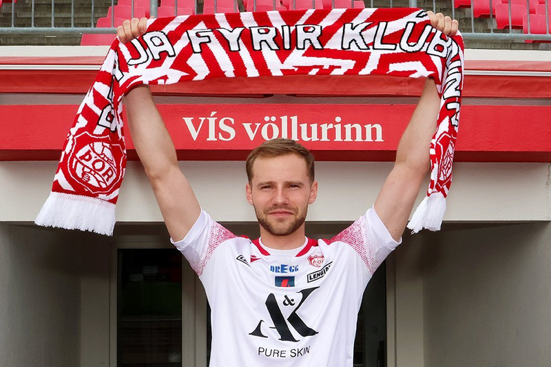 Aron Kristófer er mættur heim.