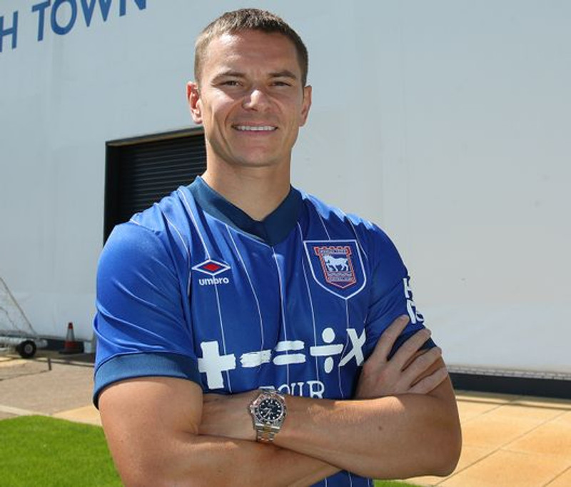 Nýliðar Ipswich kaupa vinstri bakvörð (Staðfest)