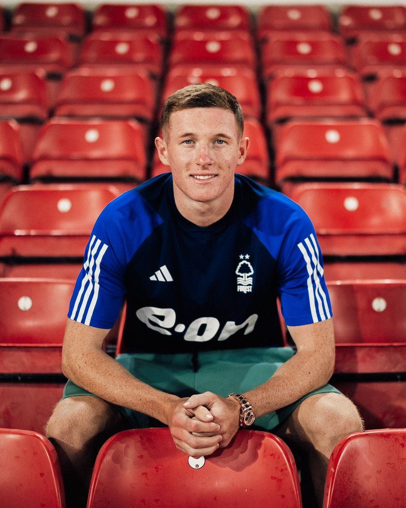 Elliot Anderson gekk í raðir Forest frá Newcastle í sumar.
