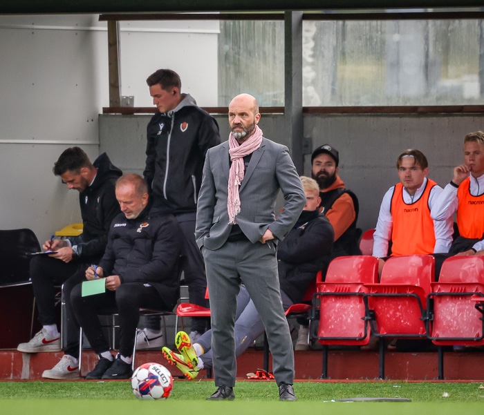 Arnar Gunnlaugsson hefur tvisvar sinnum unnið Íslandsmeistaratitilinn og fjórum sinnum orðið bikarmeistari sem þjálfari Víkings.