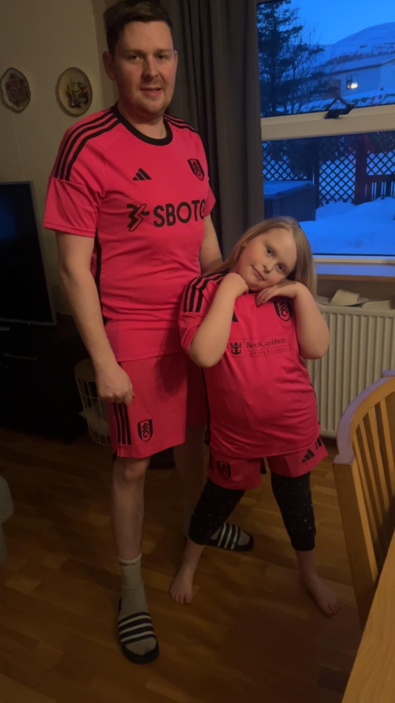 Í varabúningi Fulham.