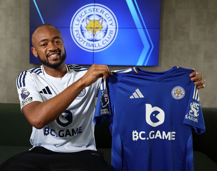 Jordan Ayew skrifaði undir hjá Leicester í ágúst.