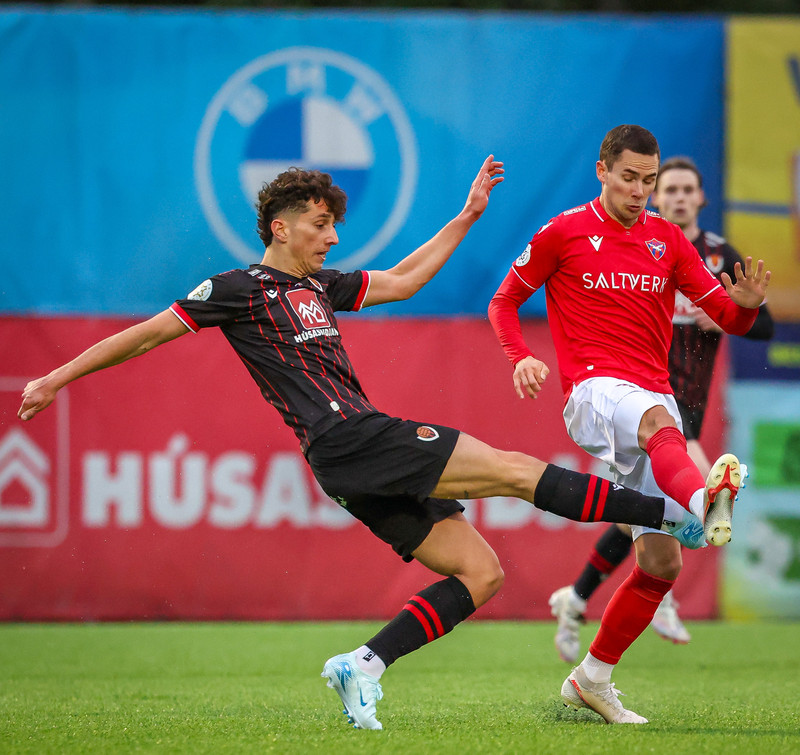Tarik Ibrahimagic galdraði fram tvö mörk í sigri Víkings gegn Val.