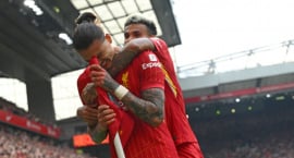  Enski boltinn  - Liverpool á toppnum og velkominn Amorim