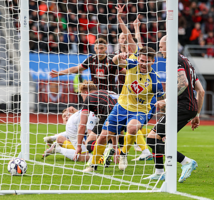 Þegar boltinn var inni.