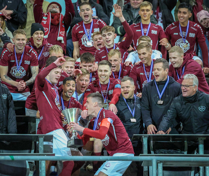 Selfoss vann 2. deildina og fór einnig með sigur af hólmi í Fótbolti.net bikarnum.