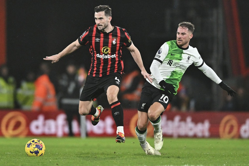<b>Miðjumaður: Lewis Cook (Bournemouth)</b> - Var hrikalega öflugur á miðsvæði Bournemouth í sigrinum gegn Englandsmeisturunum.
