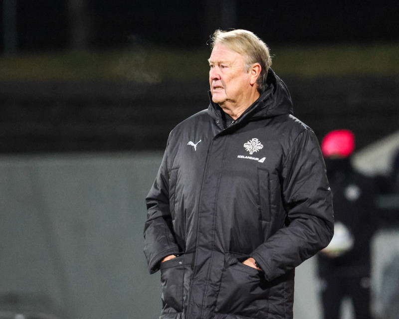 Fleiri vilja halda Hareide en fá Arnar