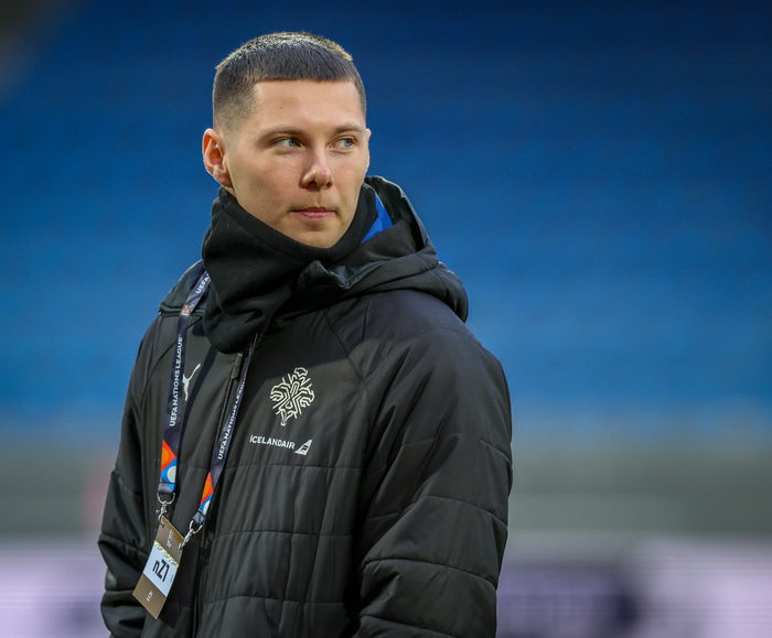 Hákon Rafn er á bekknum.