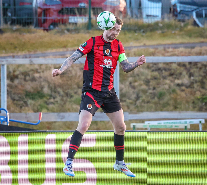 Nikolaj Hansen í leik í Sambandsdeildinni á Kópavogsvelli.