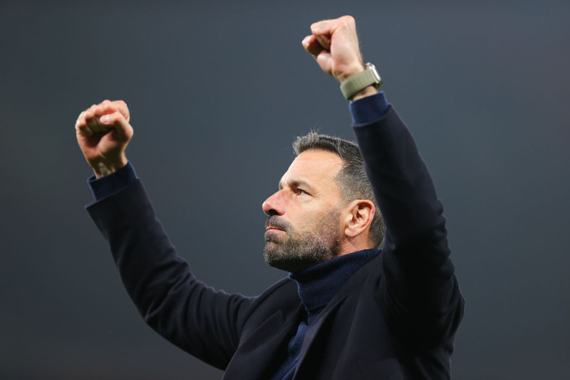 Ruud van Nistelrooy stýrir Man Utd gegn Chelsea.