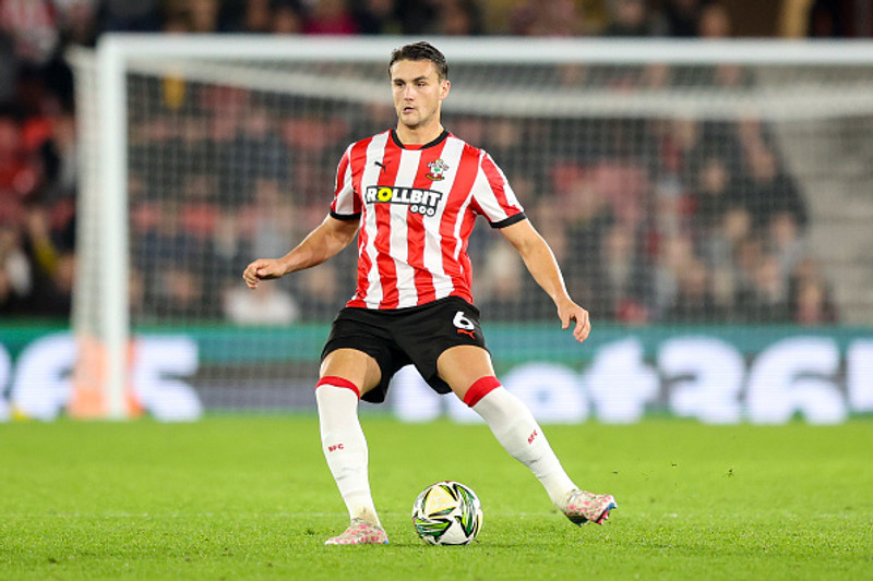 <b>Varnarmaður: Taylor Harwood-Bellis (Southampton)</b> - Hefur á köflum verið í miklu brasi og er að venjast úrvalsdeildinni. En í sigrinum gegn Everton átti hann hörkuflottan leik.