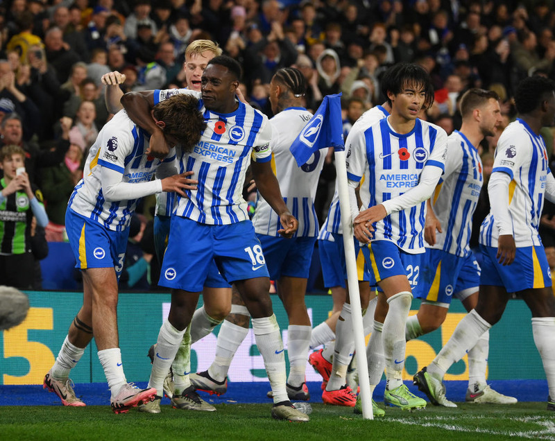 Brighton er komið upp í fjórða sæti deildarinnar