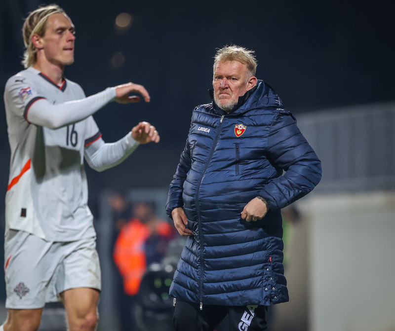 Robert Prosinecki stýrði Svartfjallalandi gegn Íslandi.