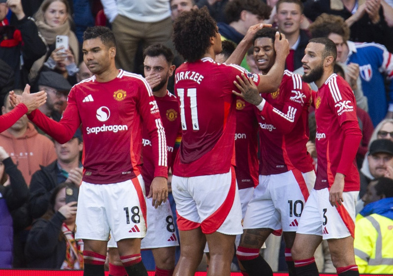 England: Man Utd og Chelsea með sannfærandi sigra