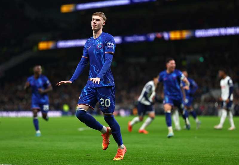 <b>Sóknartengiliður: Cole Palmer (Chelsea)</b> - Var frábær gegn Tottenham og skoraði úr tveimur vítaspyrnum auk þess að gefa stoðsendingu í mögnuðum endurkomusigri. Gæðin sem Palmer býr yfir eru augljós.
