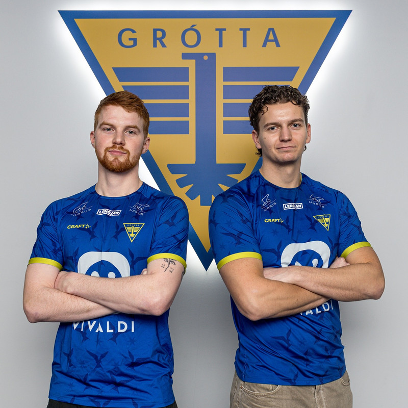 Einar er til vinstri.