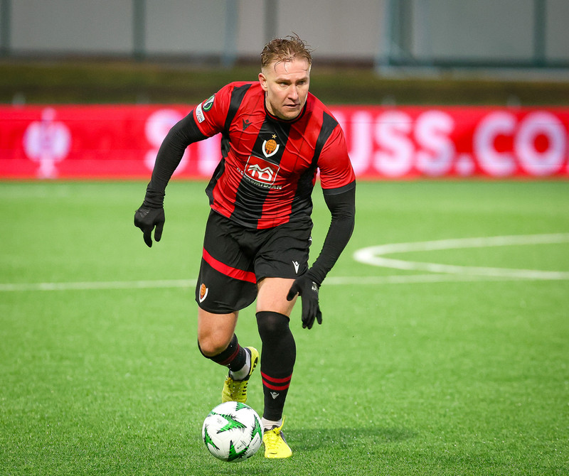Varnarmaðurinn Oliver Ekroth.