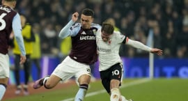 England: Liverpool fór illa að ráði sínu á Villa Park