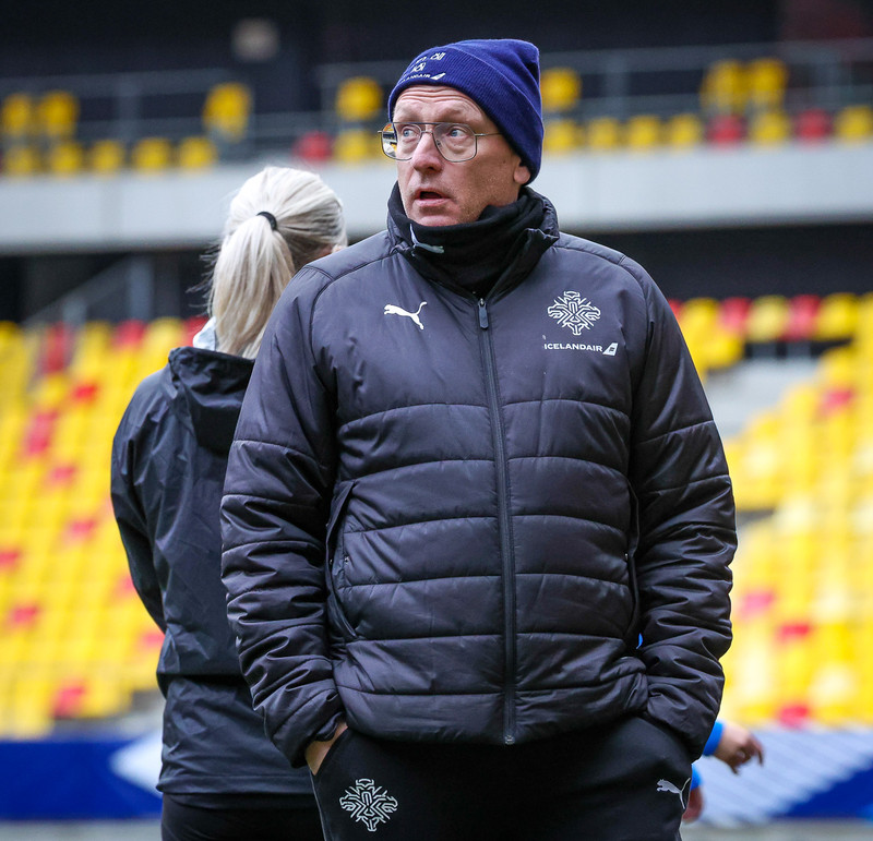 Steini: Þær fara mikið í 1 á 1 og reyna að plata