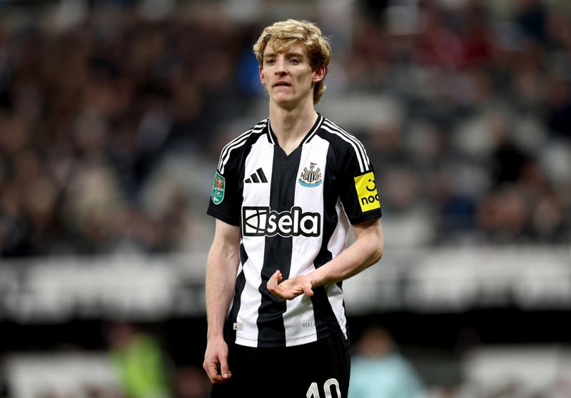 Í BEINNI - 16:45 Sjáðu Anthony Gordon kynntan hjá Barcelona