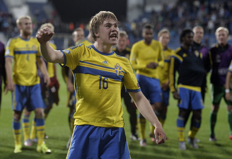 Simon Tibbling varð Evrópumeistari með U21 landsliði Svía árið 2015.