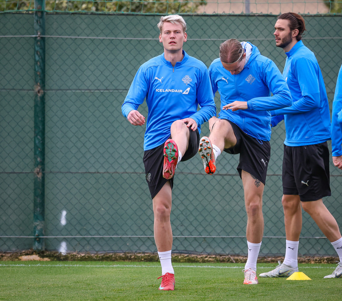 Orri Steinn Óskarsson er með fyrirliðabandið.