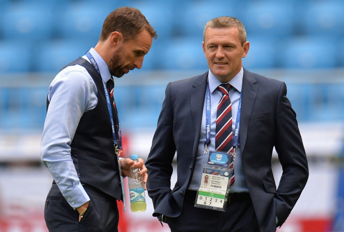 Boothroyd starfaði við þjálfun hjá enska fótboltasambandinu.