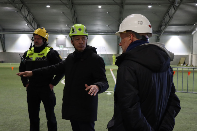 UEFA skoðar skemmdir á fótboltaaðstöðu í Grindavík