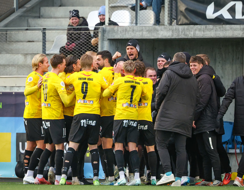 Sjáðu mörkin: Skrautlegt sjálfsmark, geggjuð aukaspyrna og rauð spjöld