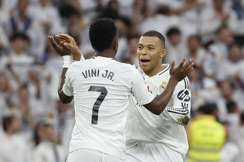 Spánn: Mbappé með tvö mörk og stoðsendingu