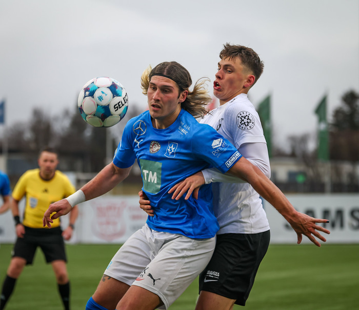 Örvar Eggertsson í leiknum í kvöld