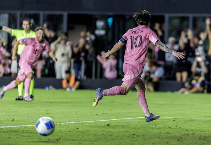 Lionel Messi skoraði tvö fyrir Inter Miami