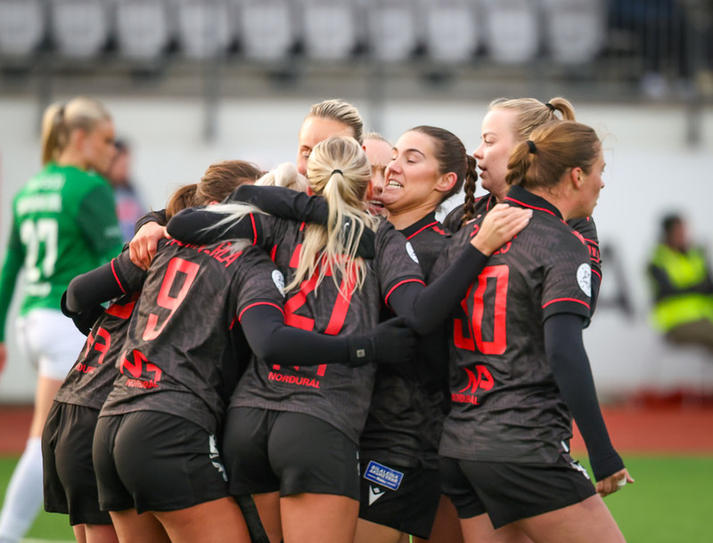 Valur meistari meistaranna 2025 eftir sigur gegn Breiðabliki
