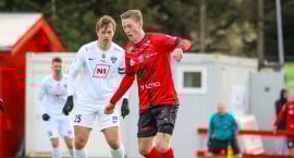 Mjólkurbikarinn: Skallamark Arons Jó kom Aftureldingu...