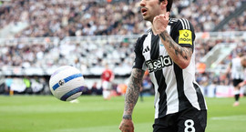 Newcastle setur skýrar kröfur