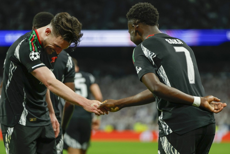 Declan Rice og Bukayo Saka fagna