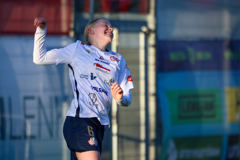 Hildur Anna fagnar markinu sínu.