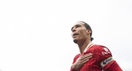 Nefna stúku í höfuðið á Van Dijk